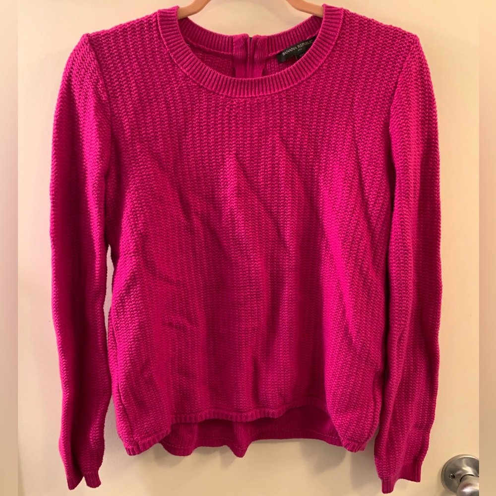 Pink Banana Republic Sweater. Size medium, petite. Back Zipper.